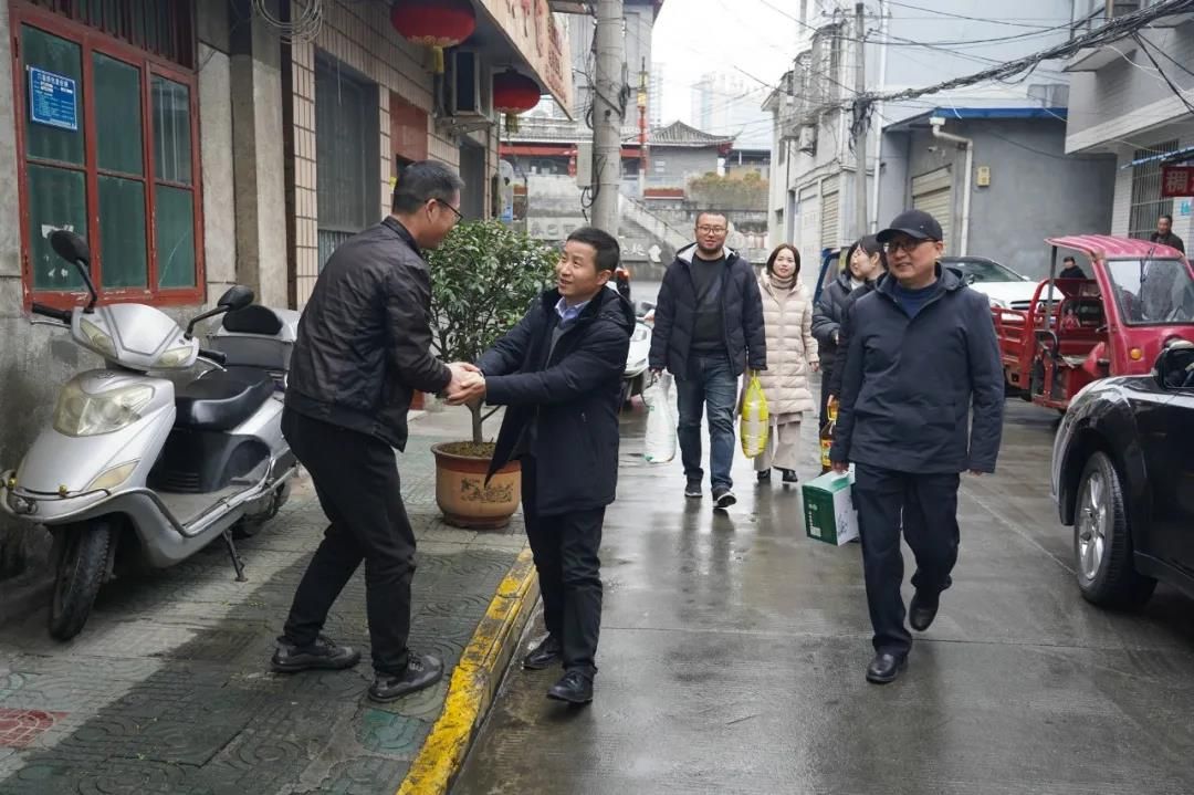 集團工會開展春節(jié)慰問活動